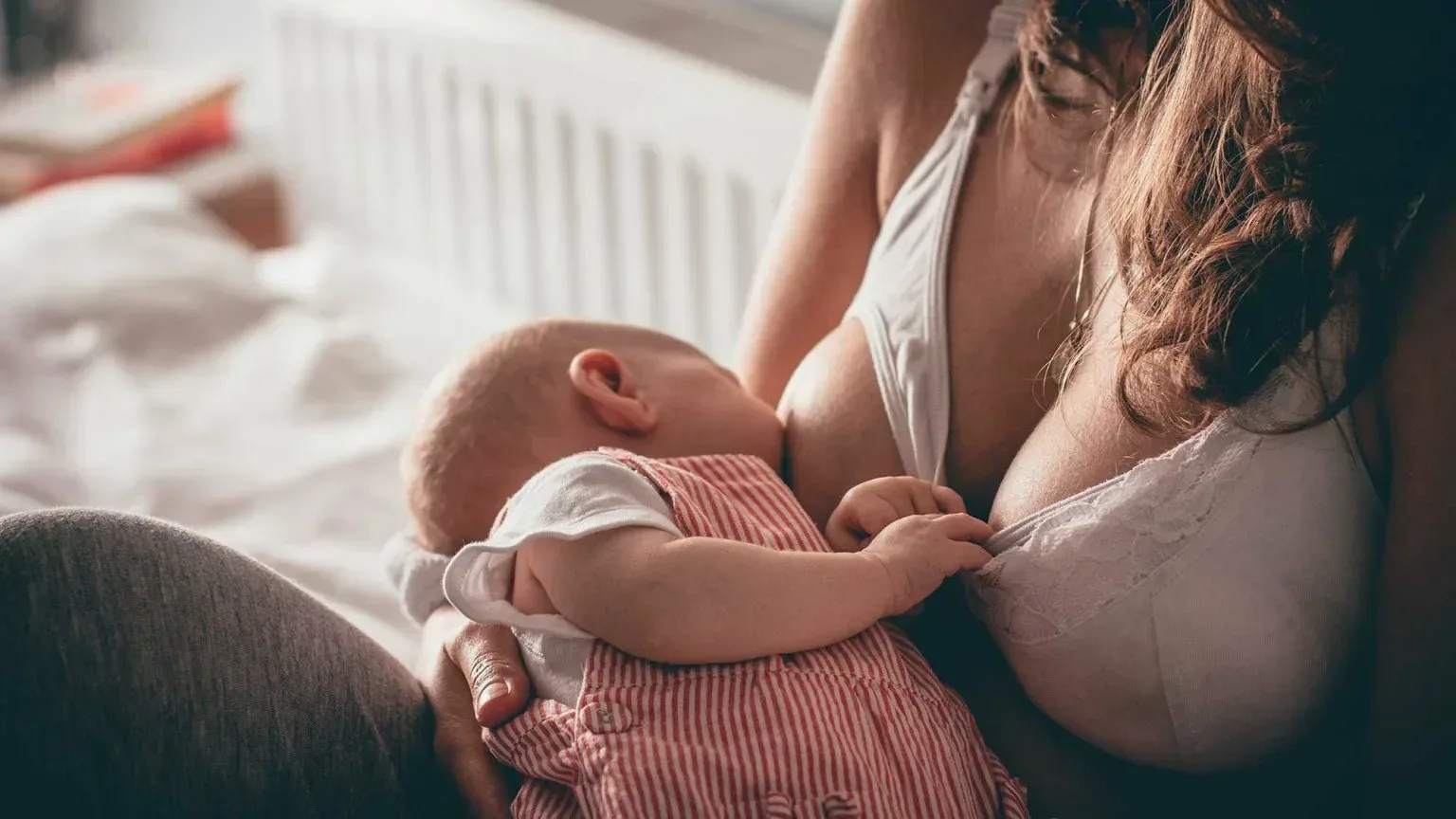 Anne Memesine En Yakın Biberon